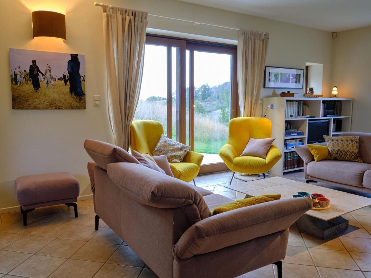 Quaint Holiday Home In Robechies Amid Meadows Chimay Exterior foto